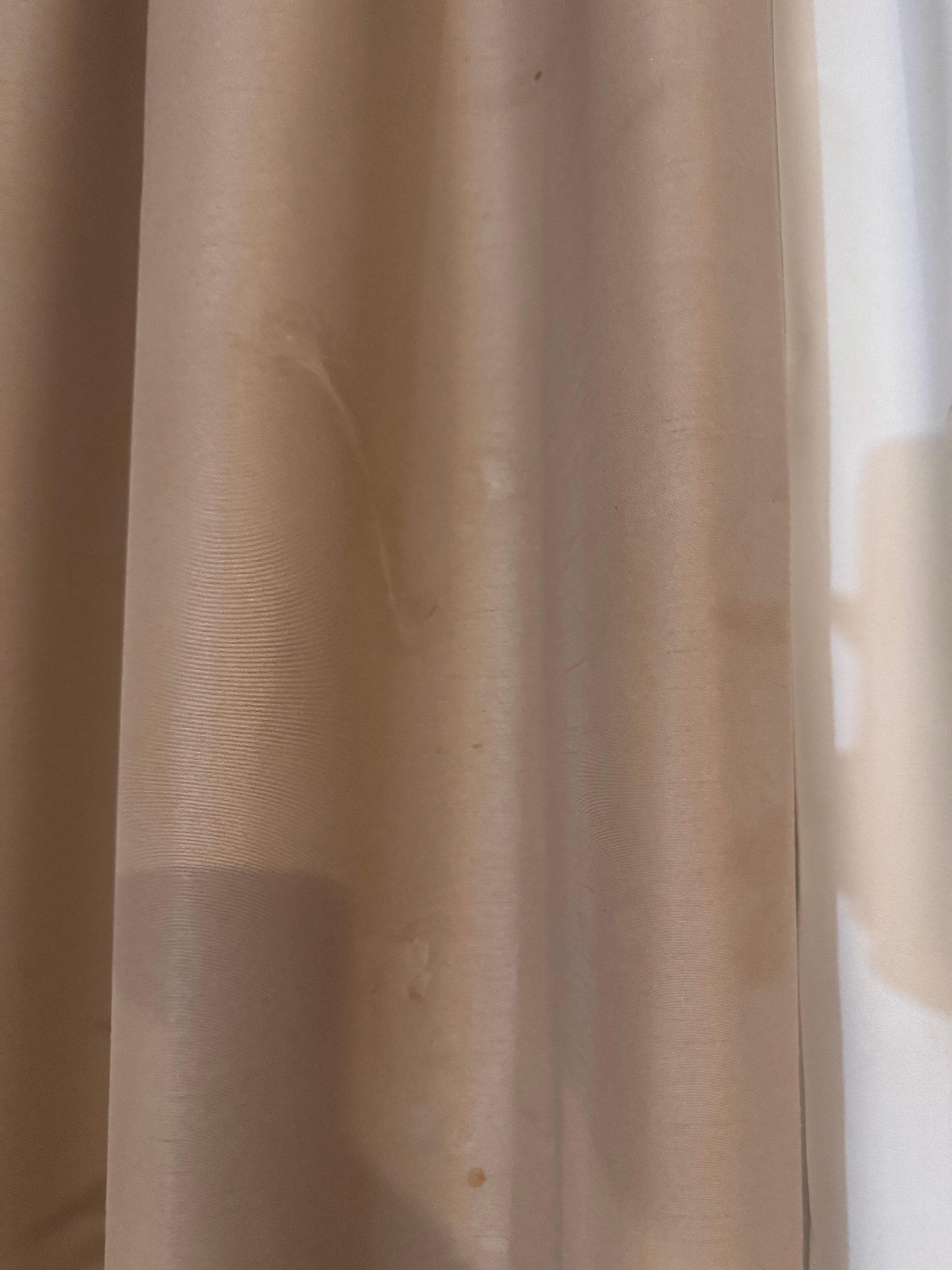 Dirty curtains 