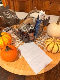 A welcome basket and personal note from the hosts was unexpected and really appreciated.