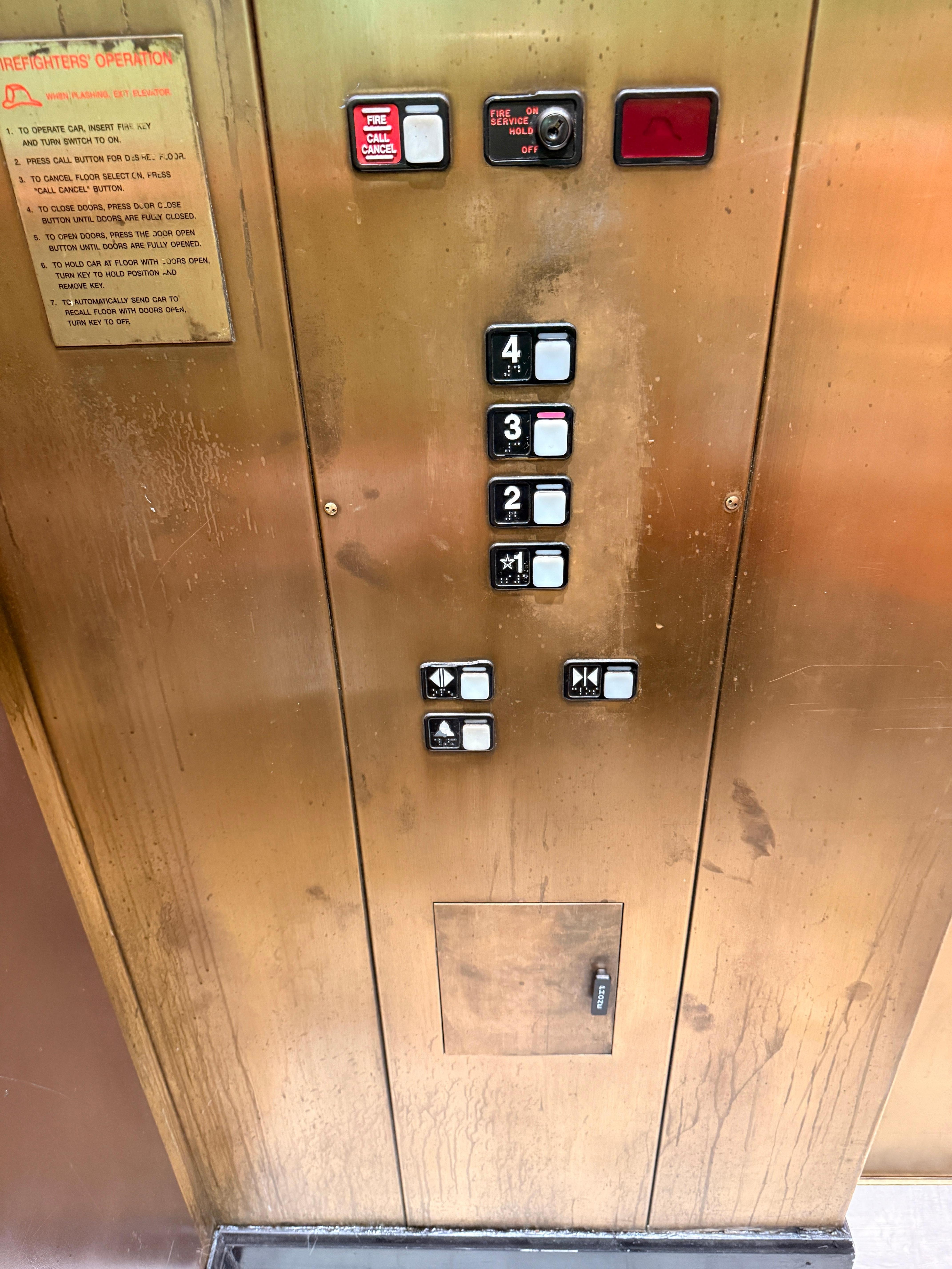 Old elevator 
