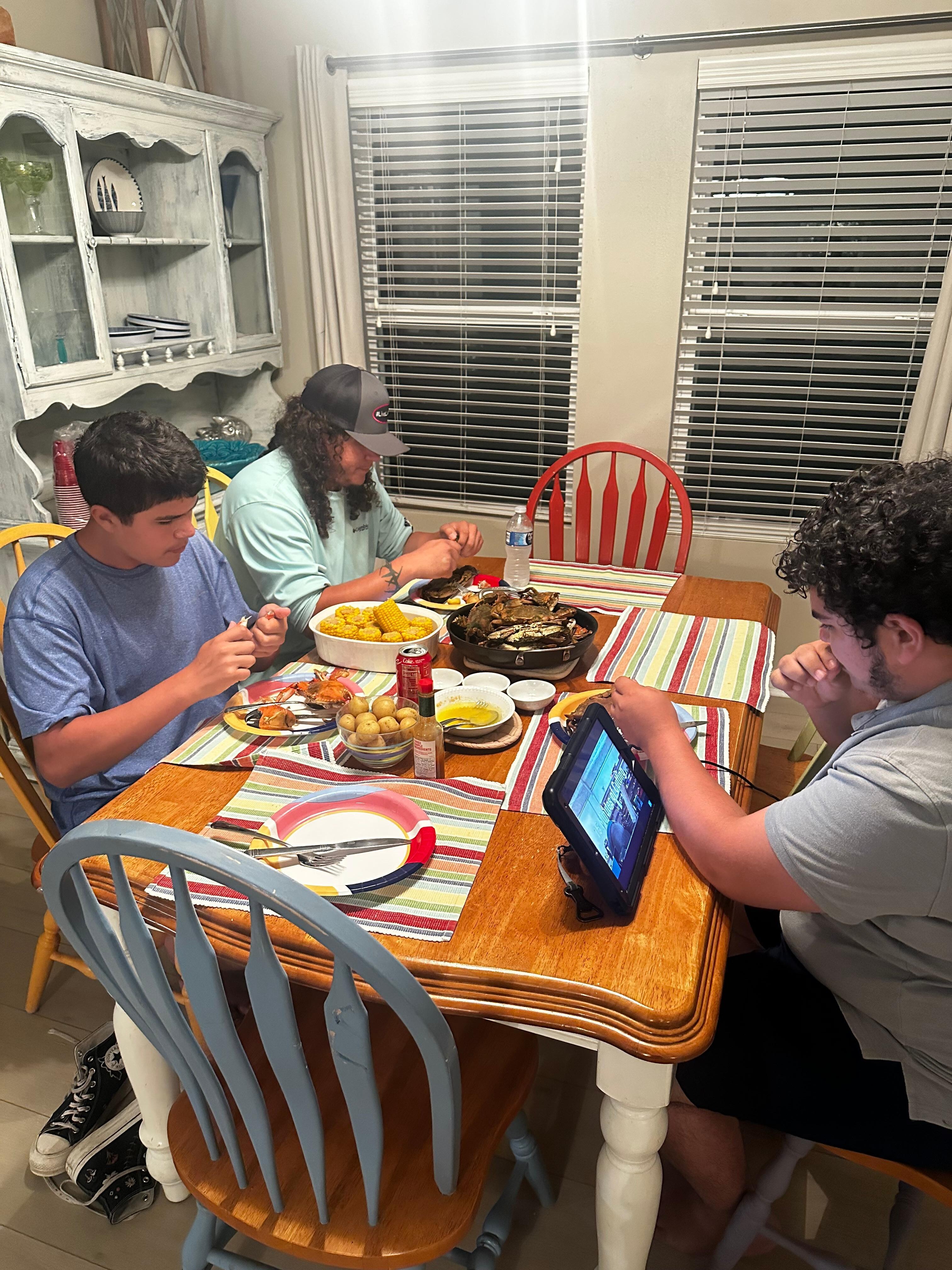 Crab boil feast