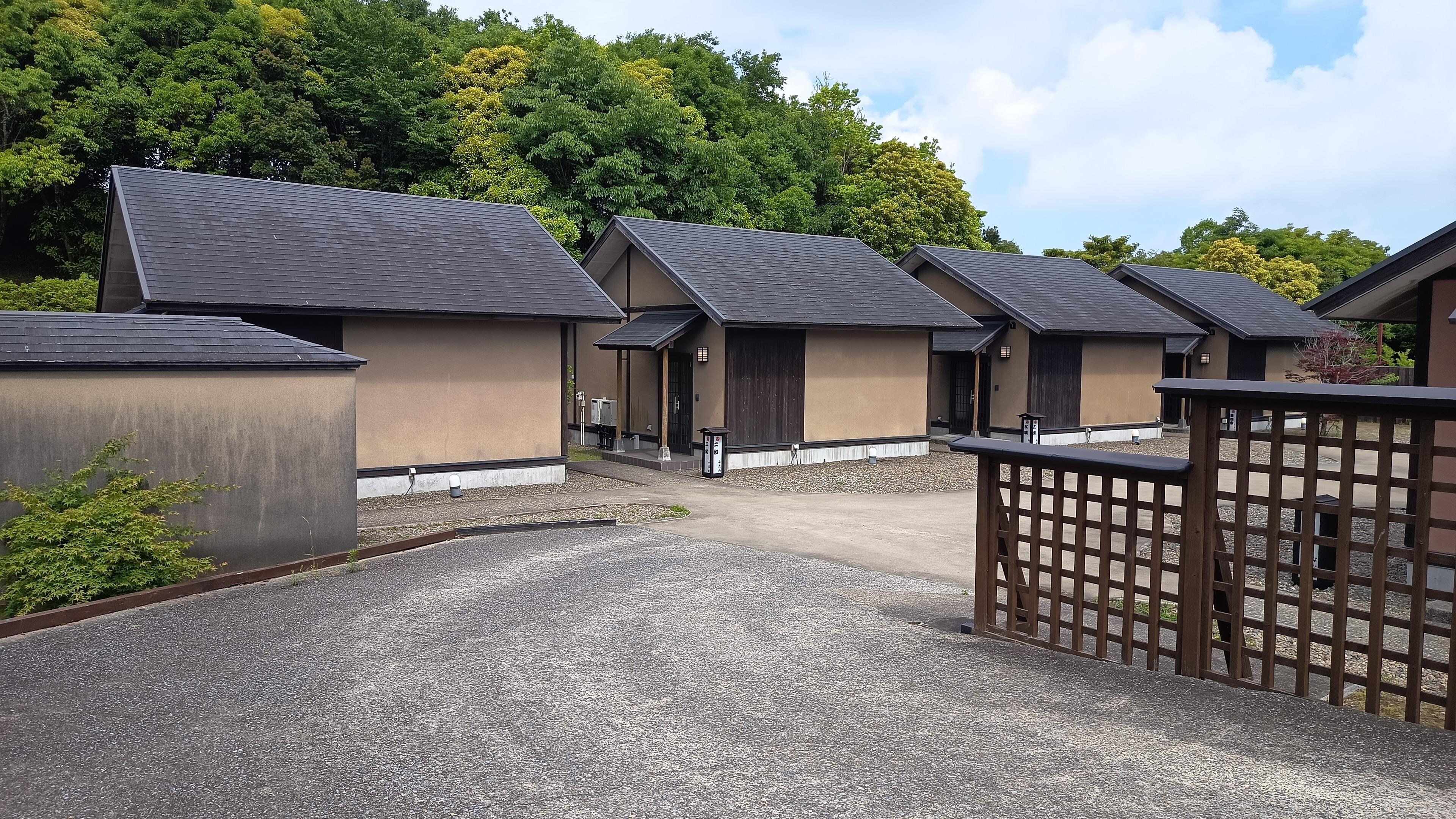 The family-size (4-person) houses provided were private, clean, and comfortable.
