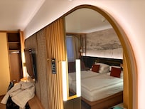 Smooth touches to the clean room.