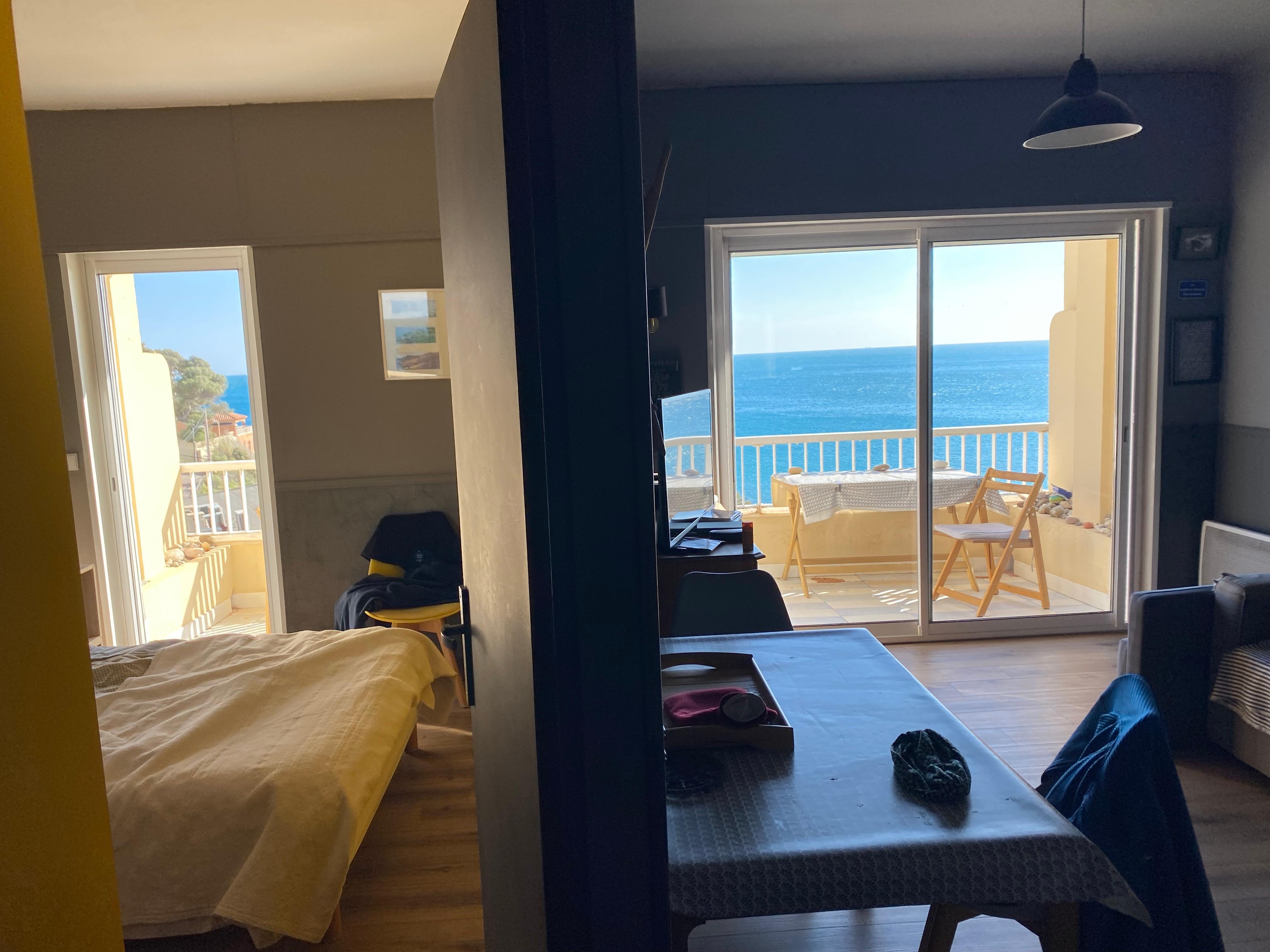 Blick Indie beiden Zimmer der Wohnung.