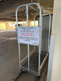 Didnât see this at check in as itâs behind the elevator room, but they have shopping carts too to help get groceries up in one run too which was very nice!