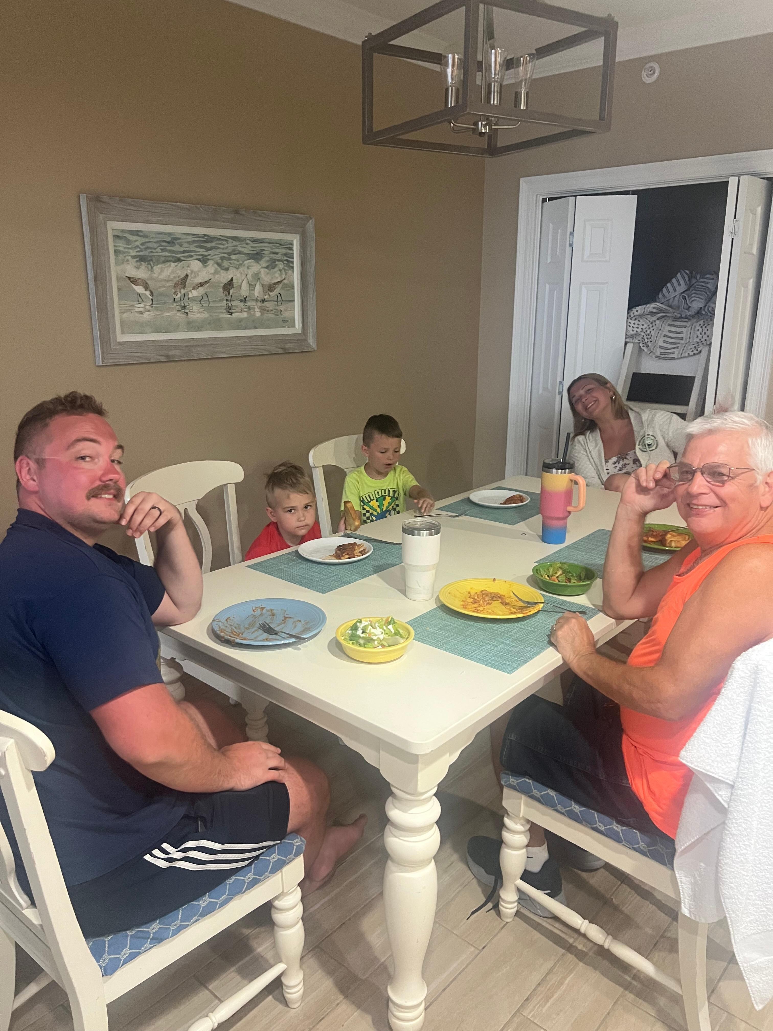 Beautiful area for family dinners! 