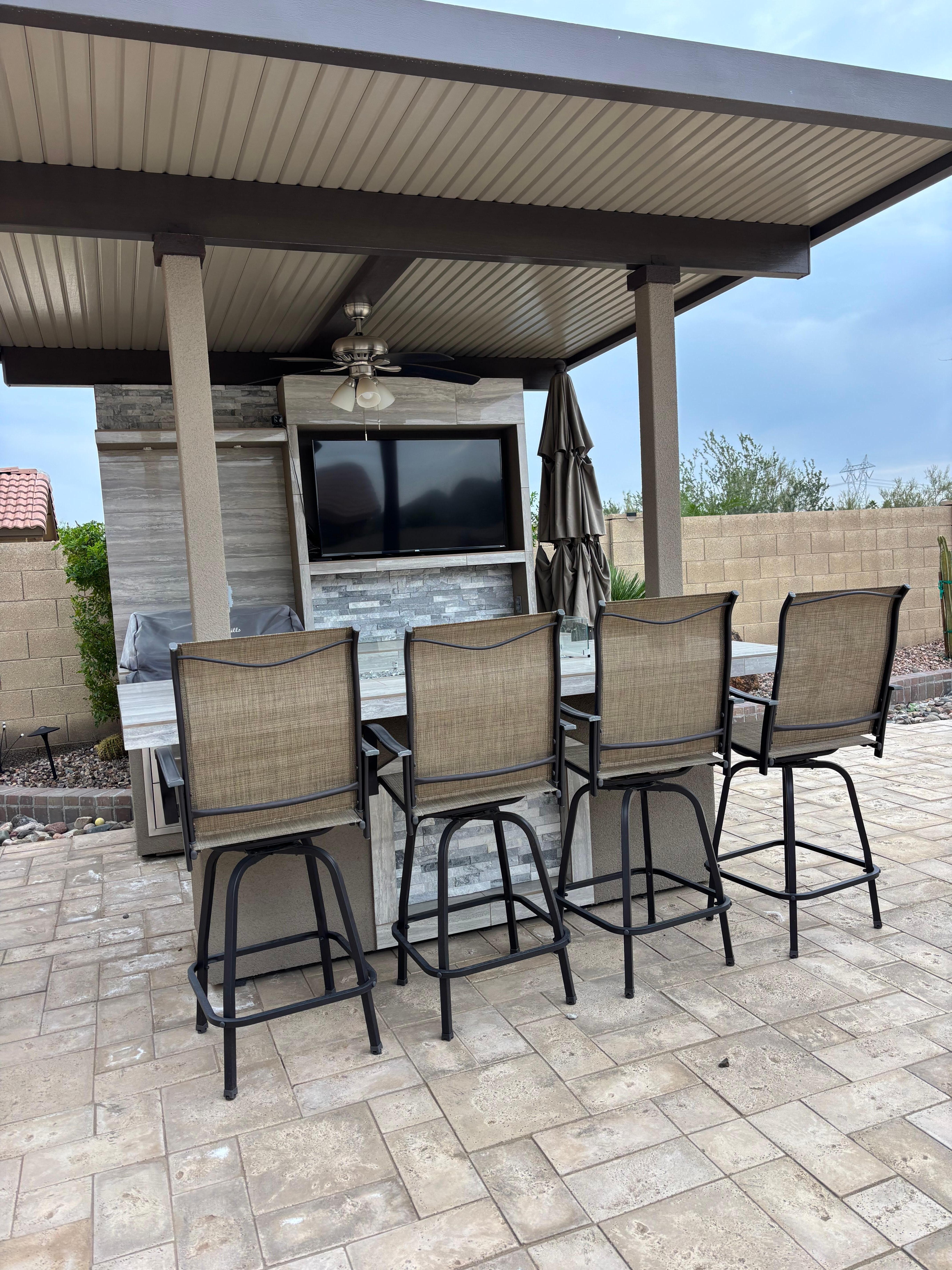 Love this bar area!  Nice for watching a ball game!