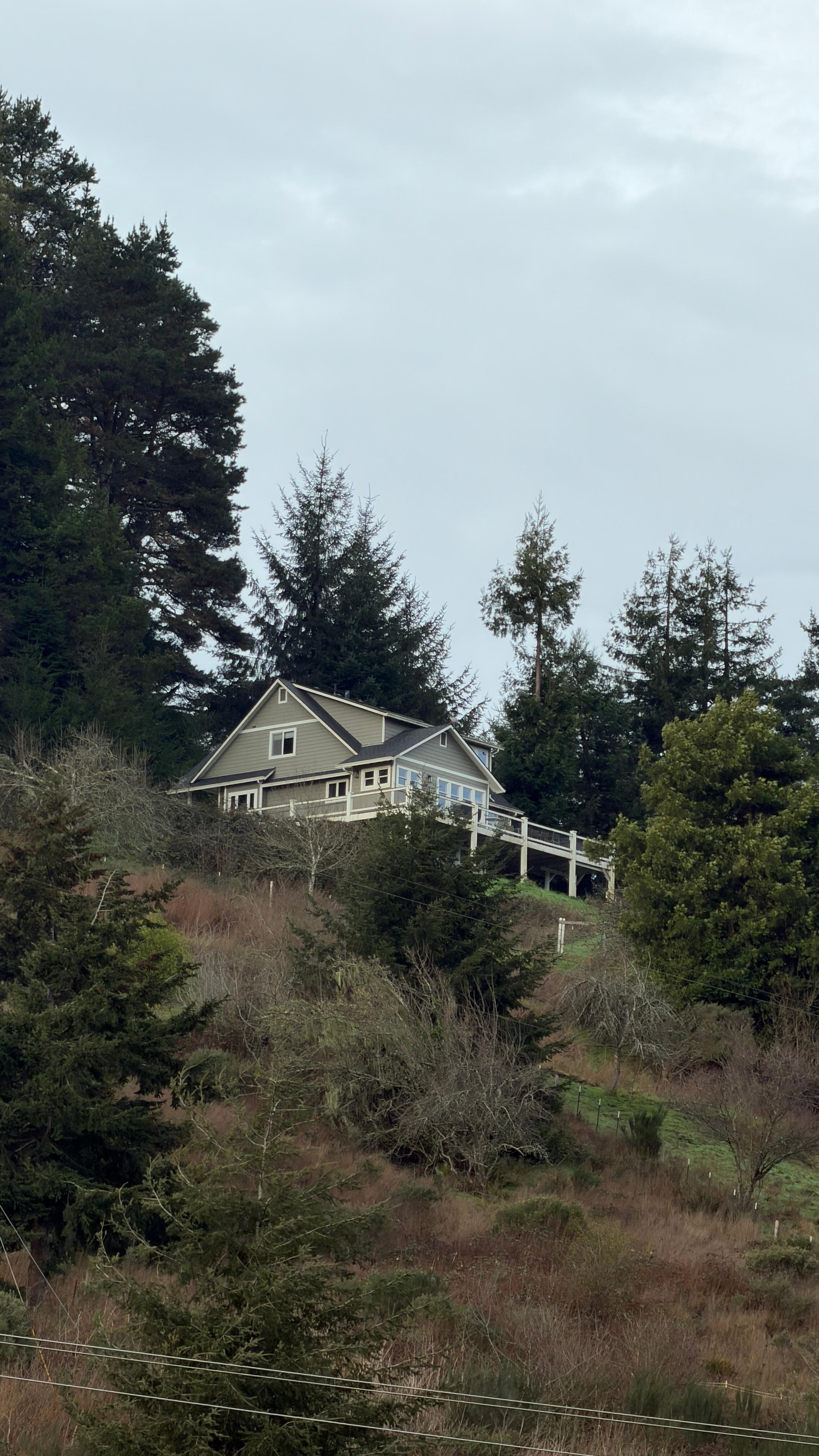 Rio Dell house on the hill