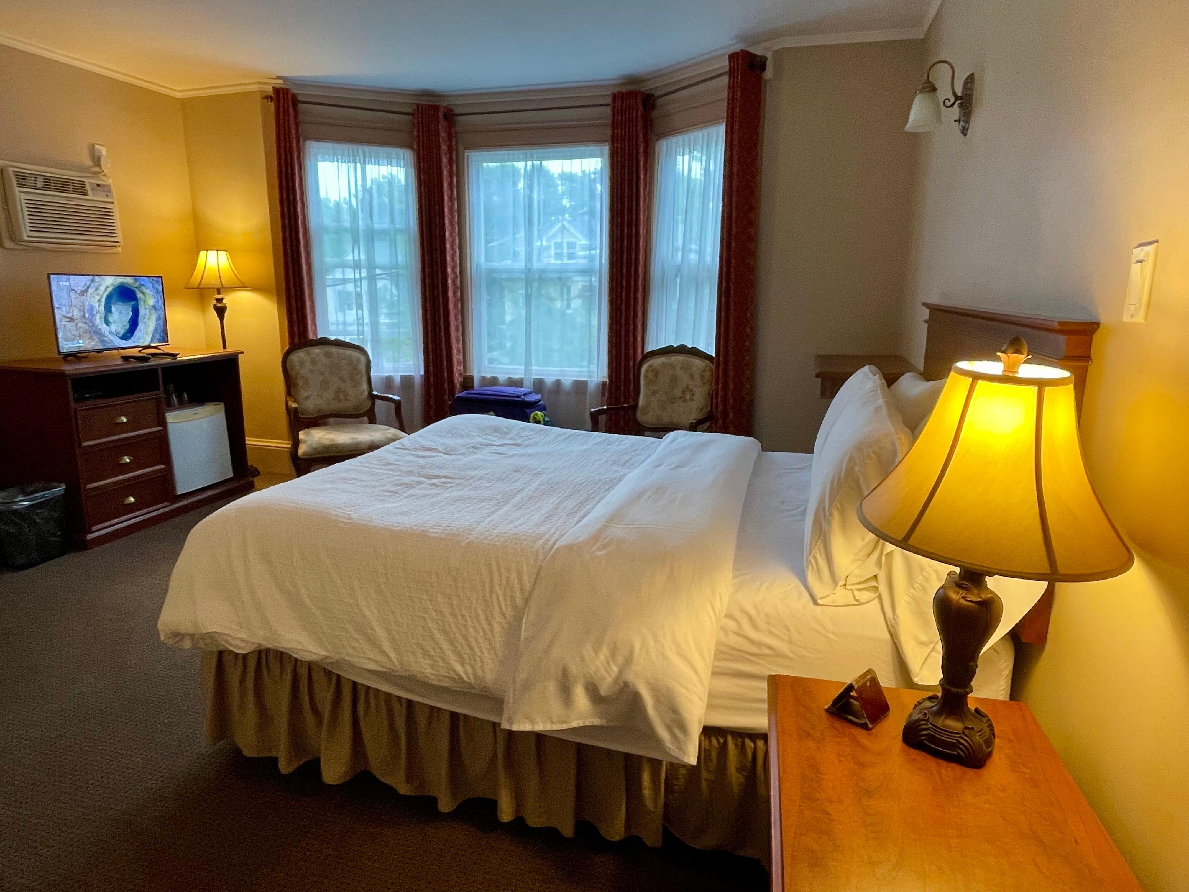 Large, comfortable bedroom
