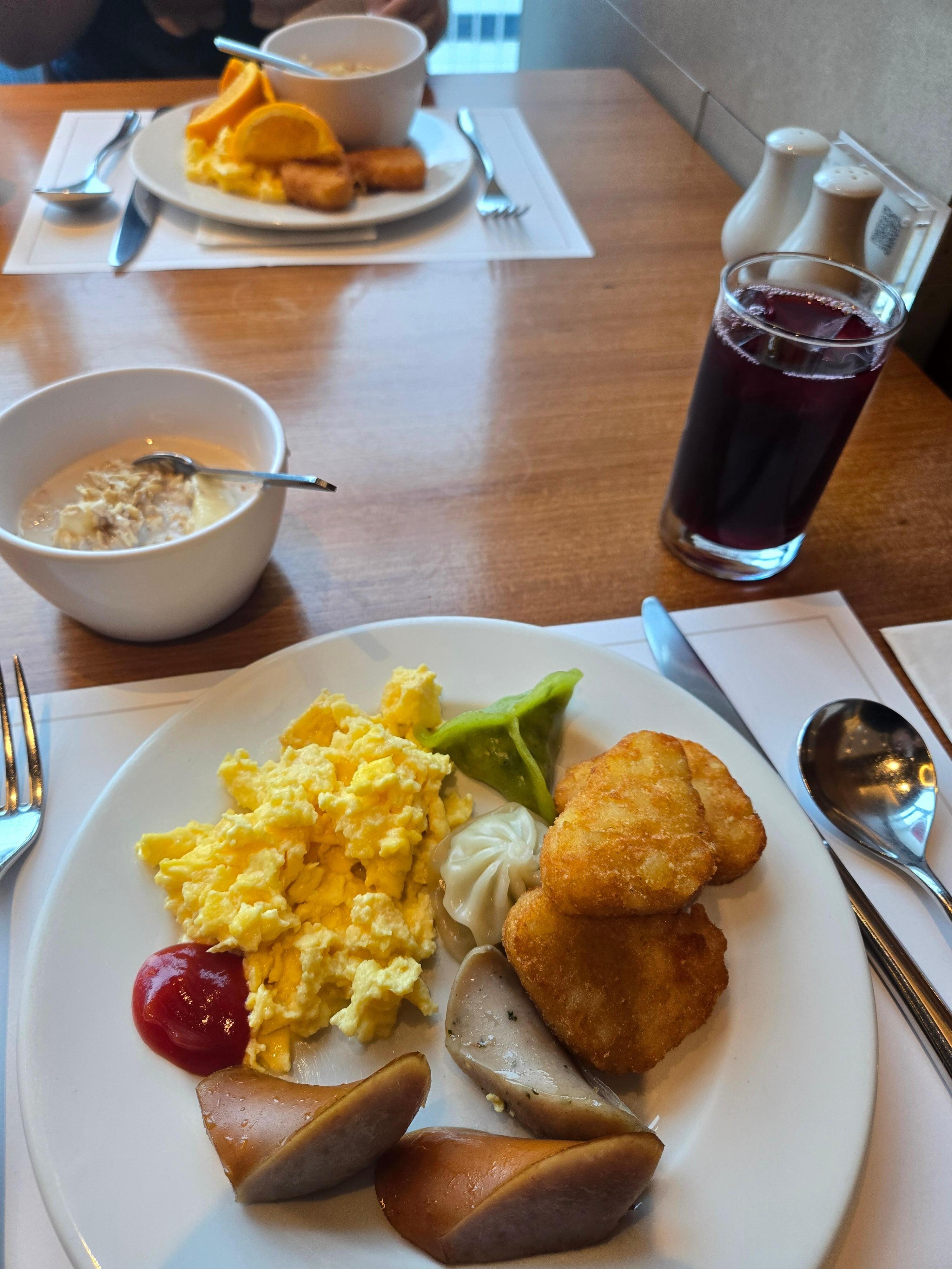 Breakfast 