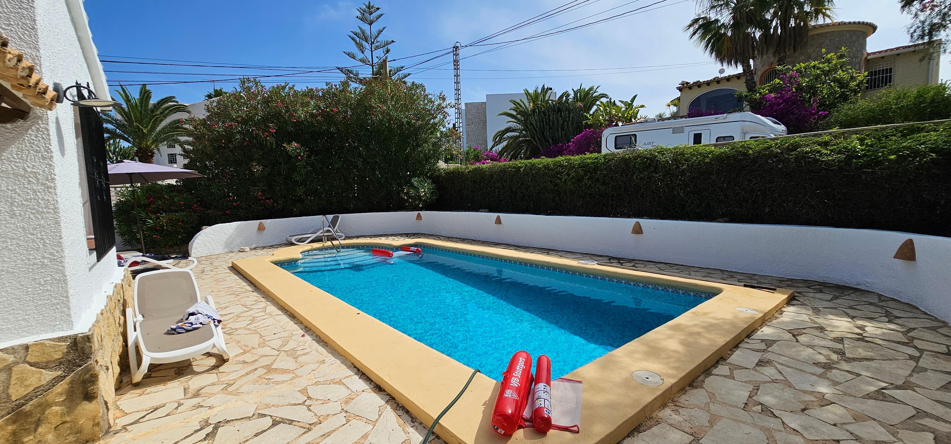 Pool, mega