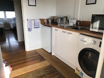 Minuscule kitchen