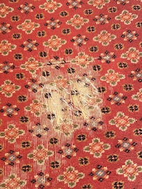 Threadbare carpets
Trip hazard !!
