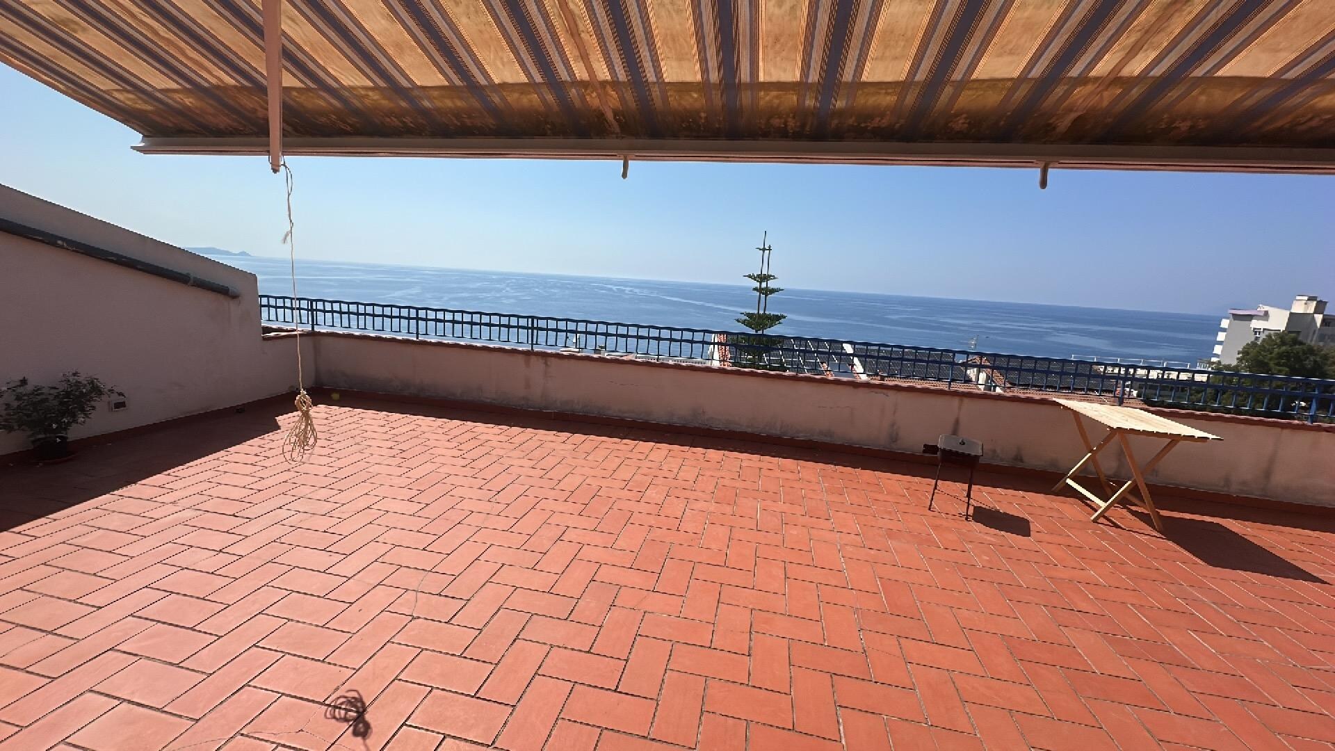 The terrasse, enjoy the view in shade