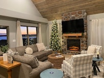 Spectacular windows with lake views and cozy space