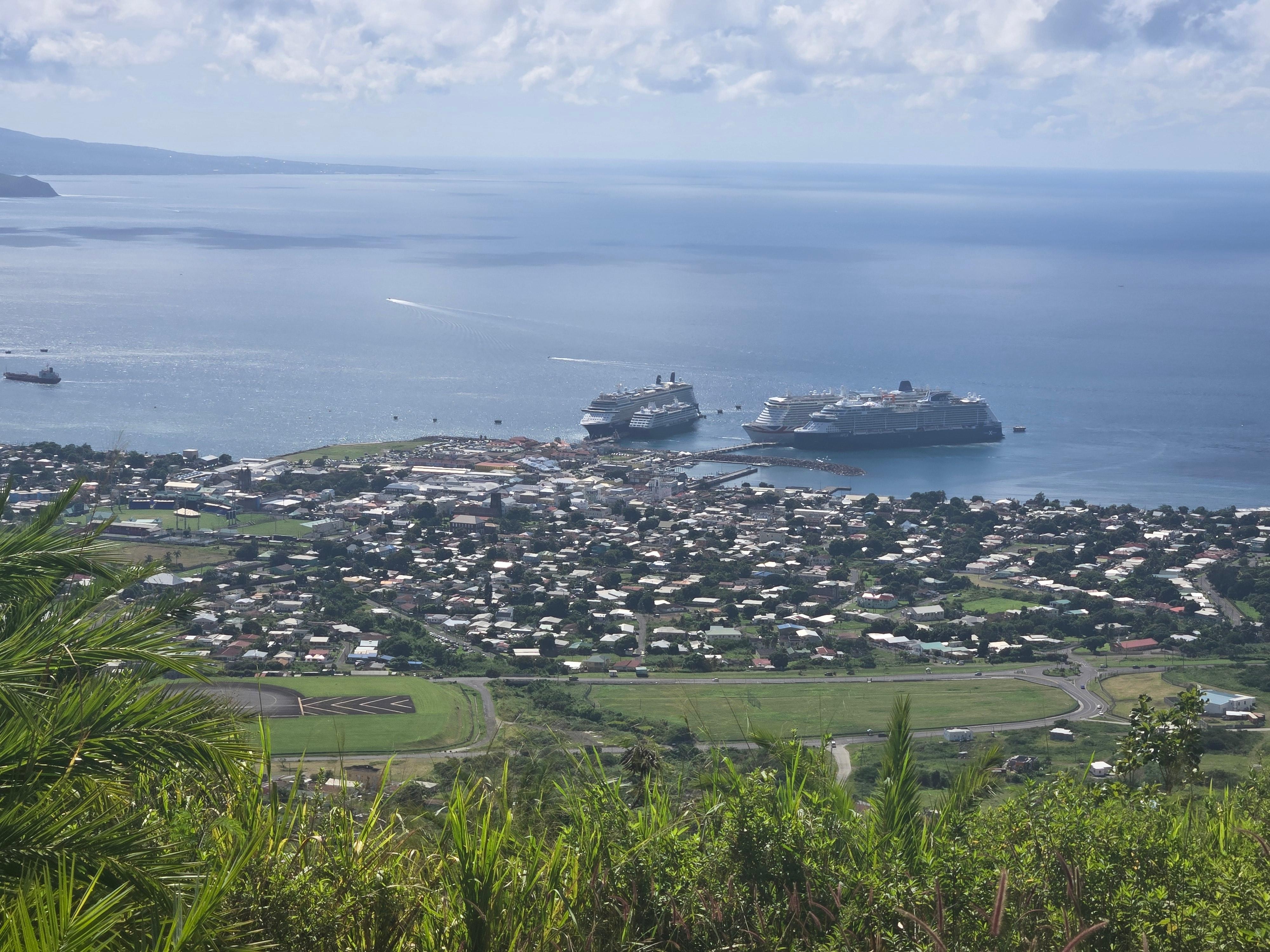 Monkey hill overlook - 15 minute walk from the property