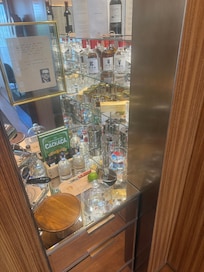 Ărea de cafĂ©, chĂĄ e drinks no quarto