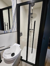 Contemporary clean shower room
