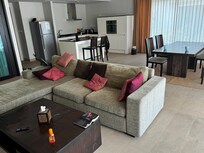 Wohnzimmer mit Küche