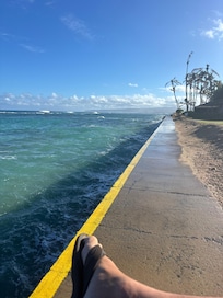 There is no beach in front of cottage like the picture on VRBO (2 star)