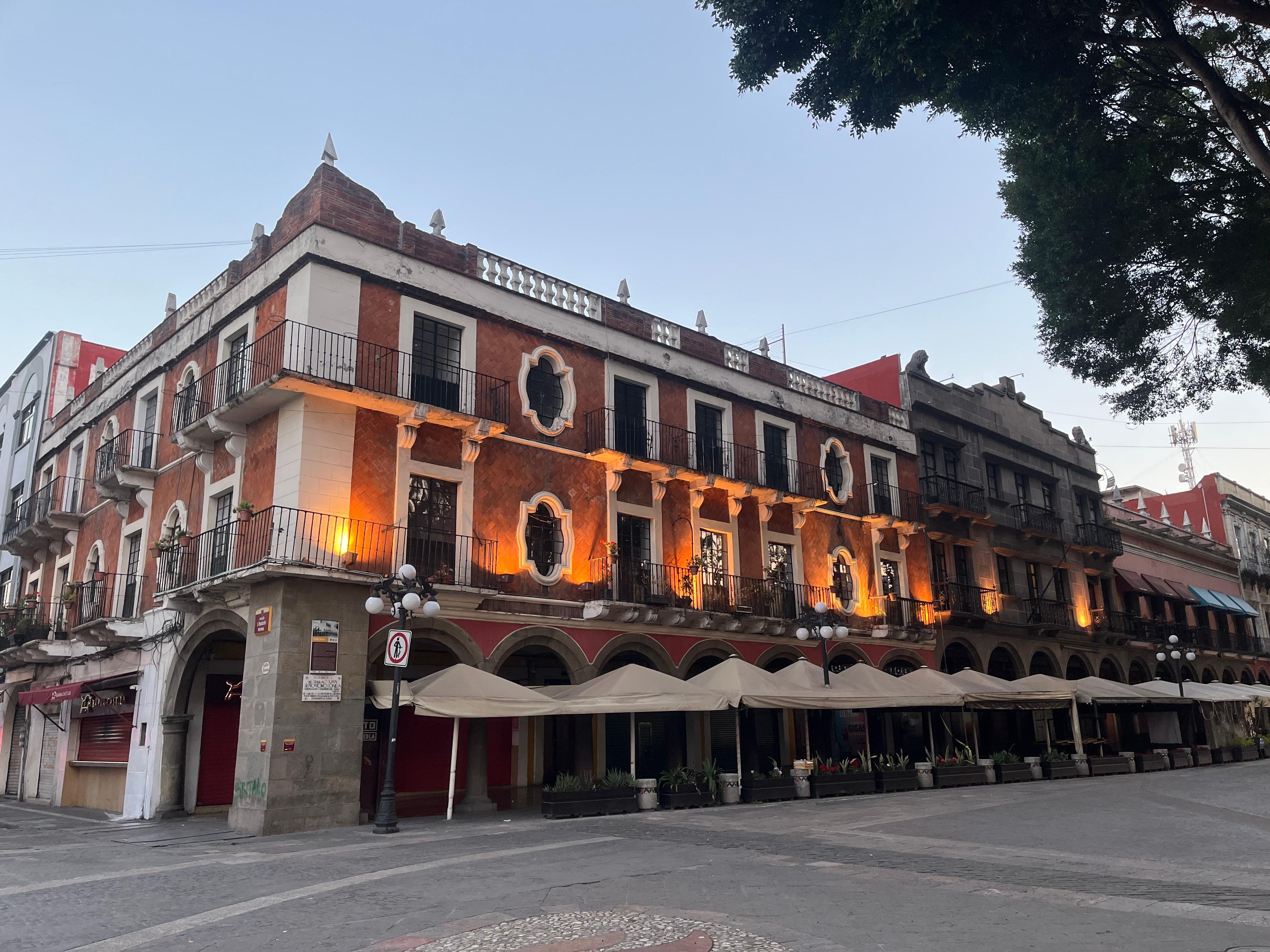 Vista del exterior, muy tempranito en la mañana 