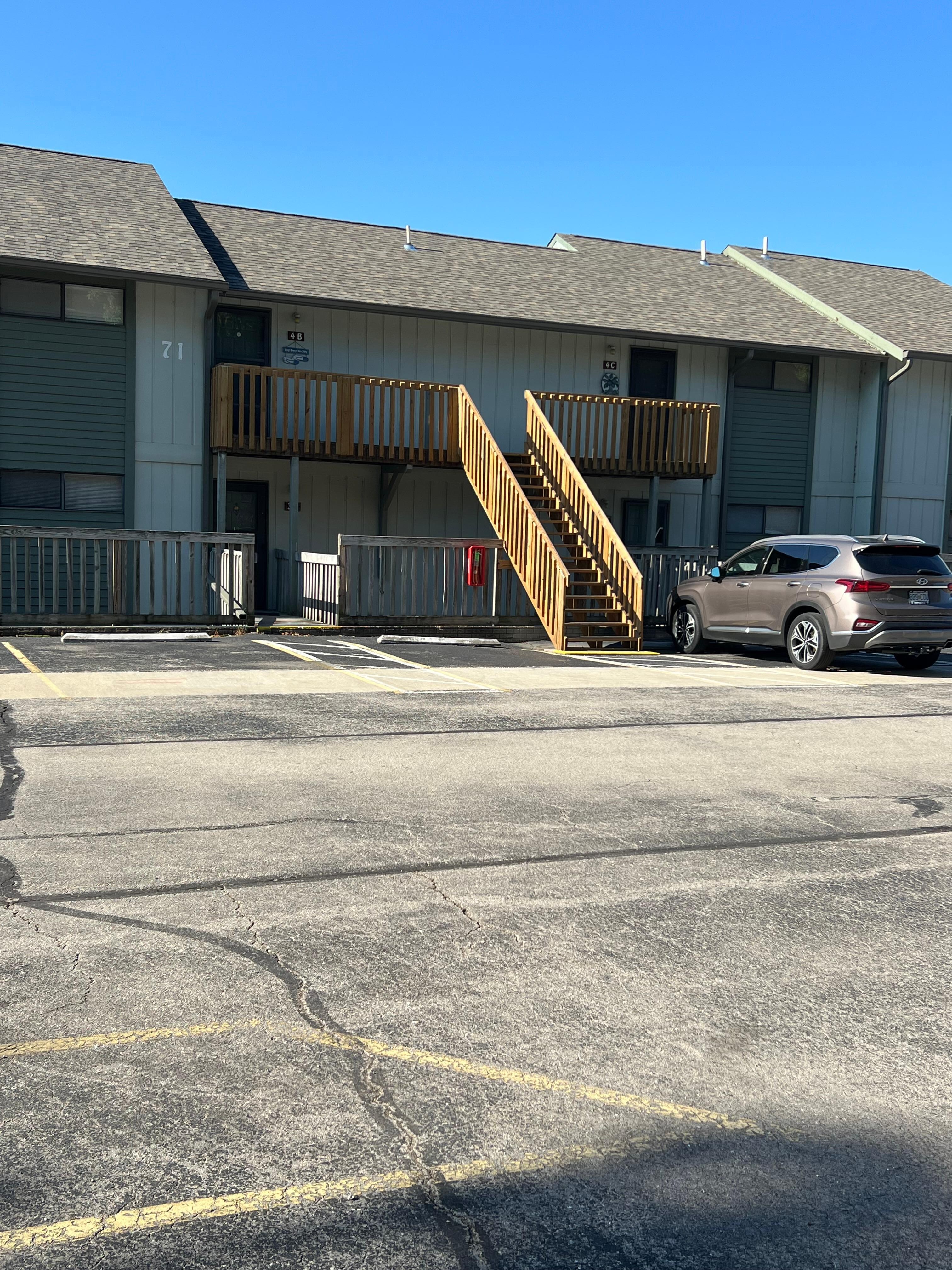 Steps up to 4C (on right).