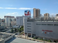 酒店後面附近的商場