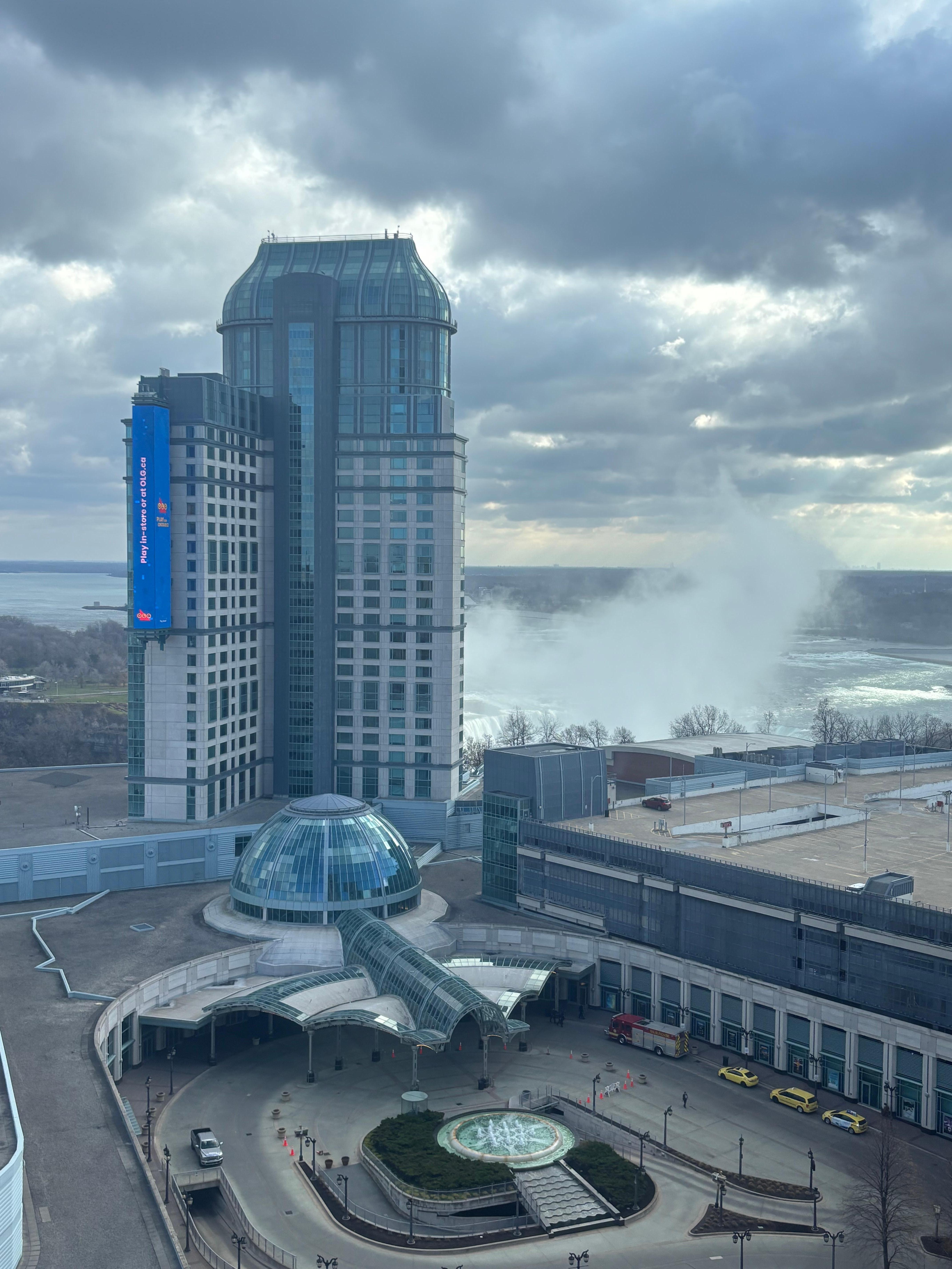 Not the falls view we had planed when booking at the Oakes….. more of a cement playground. 