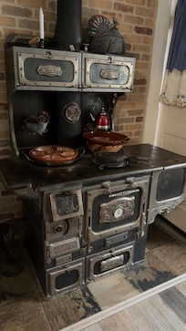 This antique stove was so cool!