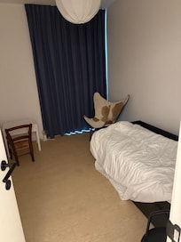 2nd twin room with only 1 bed