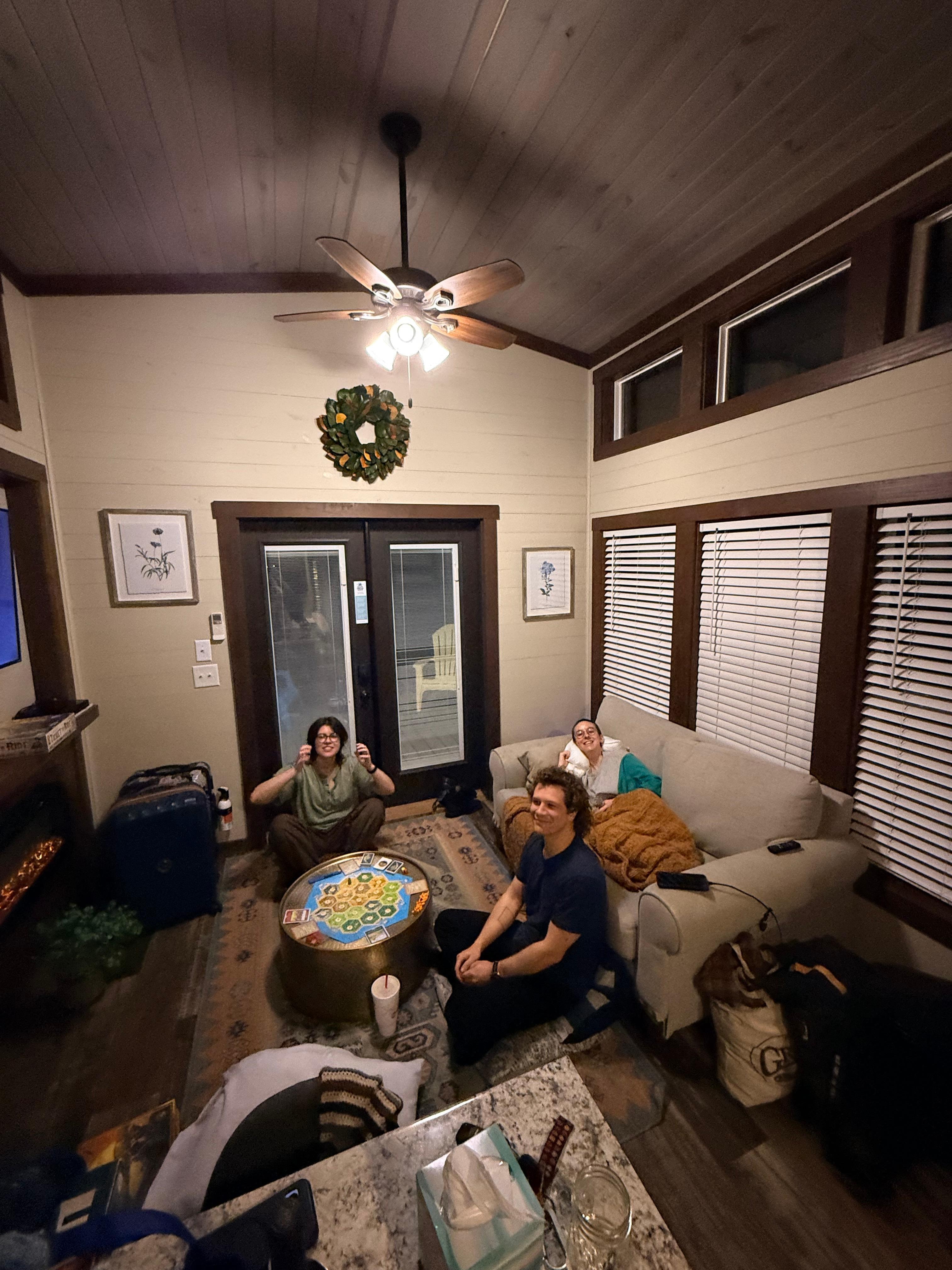 Great comment space. Plenty of room to relax and play games.