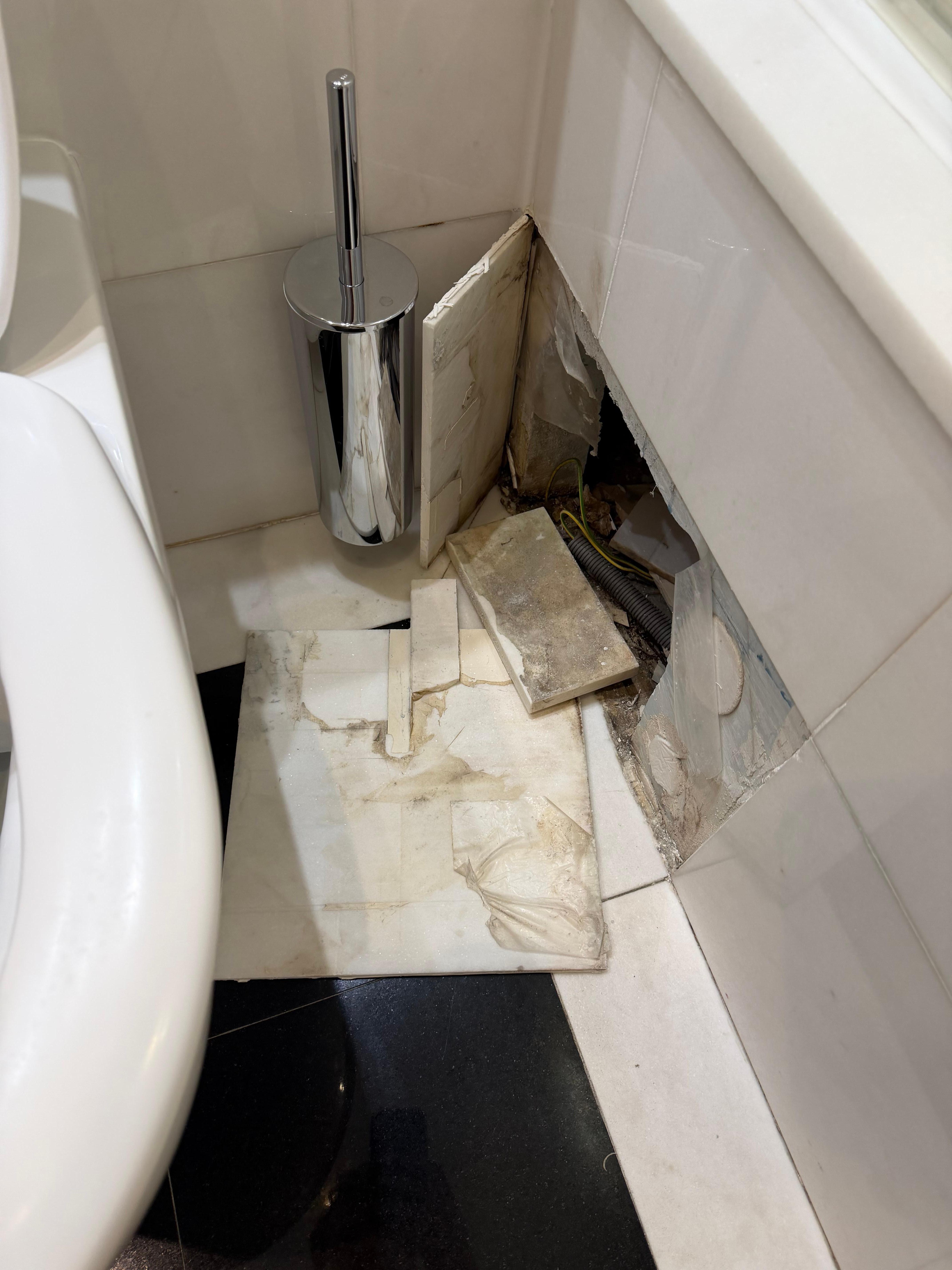 This collapsed when the bathroom door was closed 