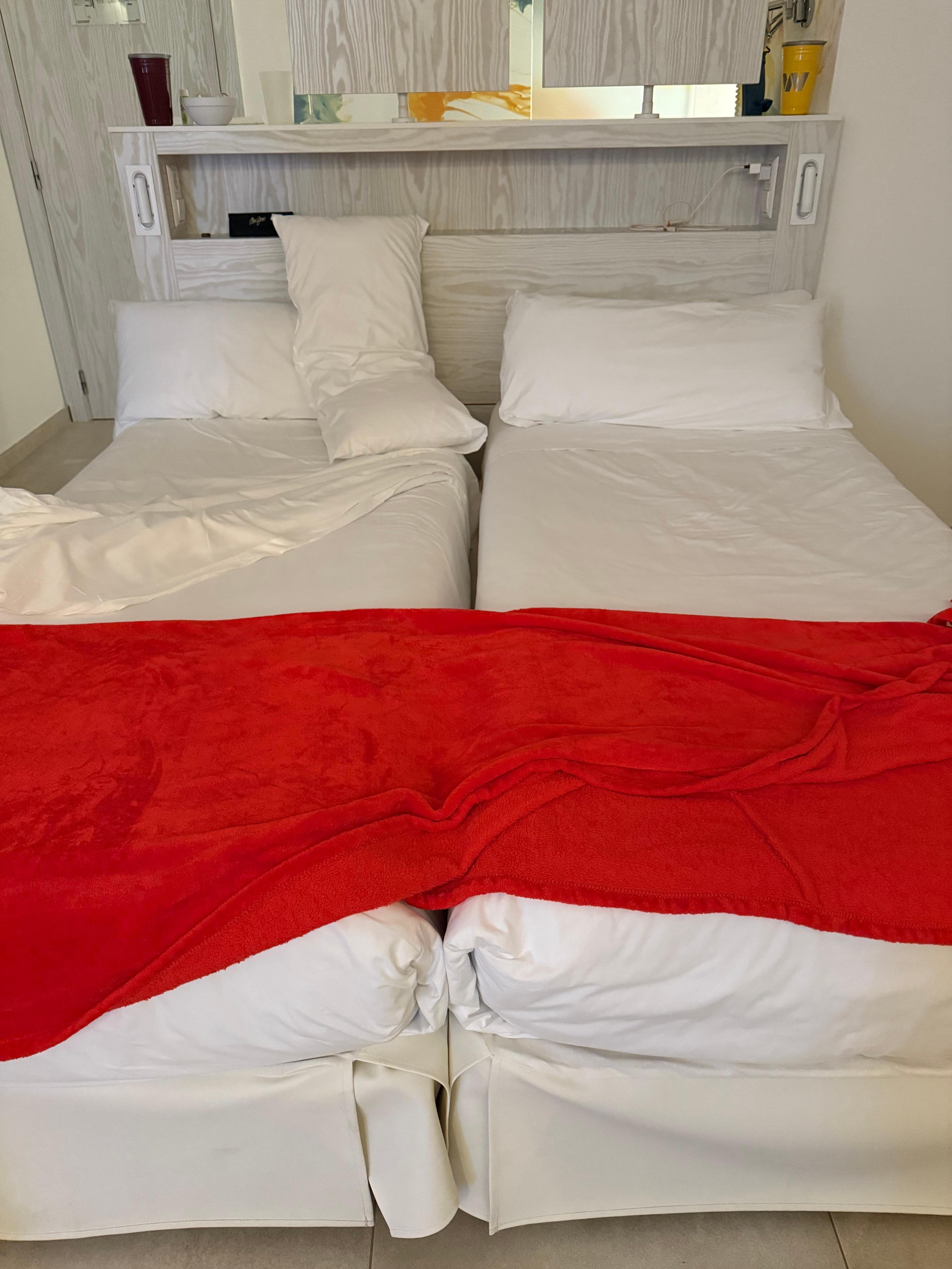 The beds were comfortable but as a married couple we would have like to had a bed for both of us. The room never felt cool even though we were told the AC was working 😕