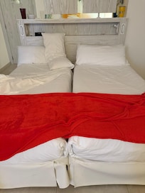 The beds were comfortable but as a married couple we would have like to had a bed for both of us. The room never felt cool even though we were told the AC was working 😕