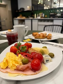 Los desayunos muy riquísimos y de calidad