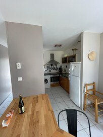 À notre arrivée, une bouteille de cidre et des biscuits bretons nous attendaient sur la table. Une gentille petite attention bien appréciée ! ☺️