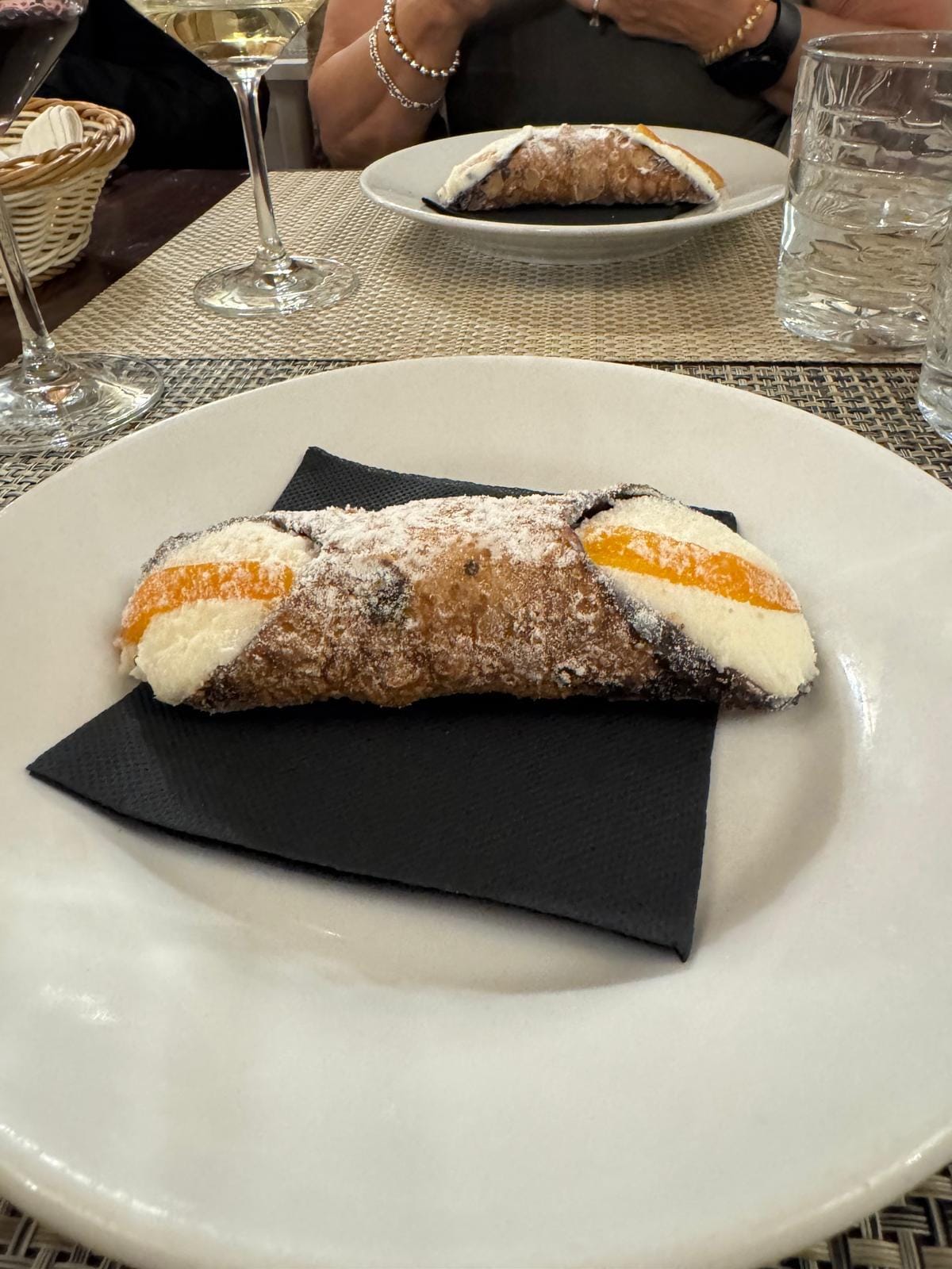 Cannoli, so delicious 
