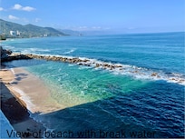Nice private lagoon for swimming. Clear water. We slept with our balcony door open to hear the sound of the surf and to have the fresh ocean breeze.