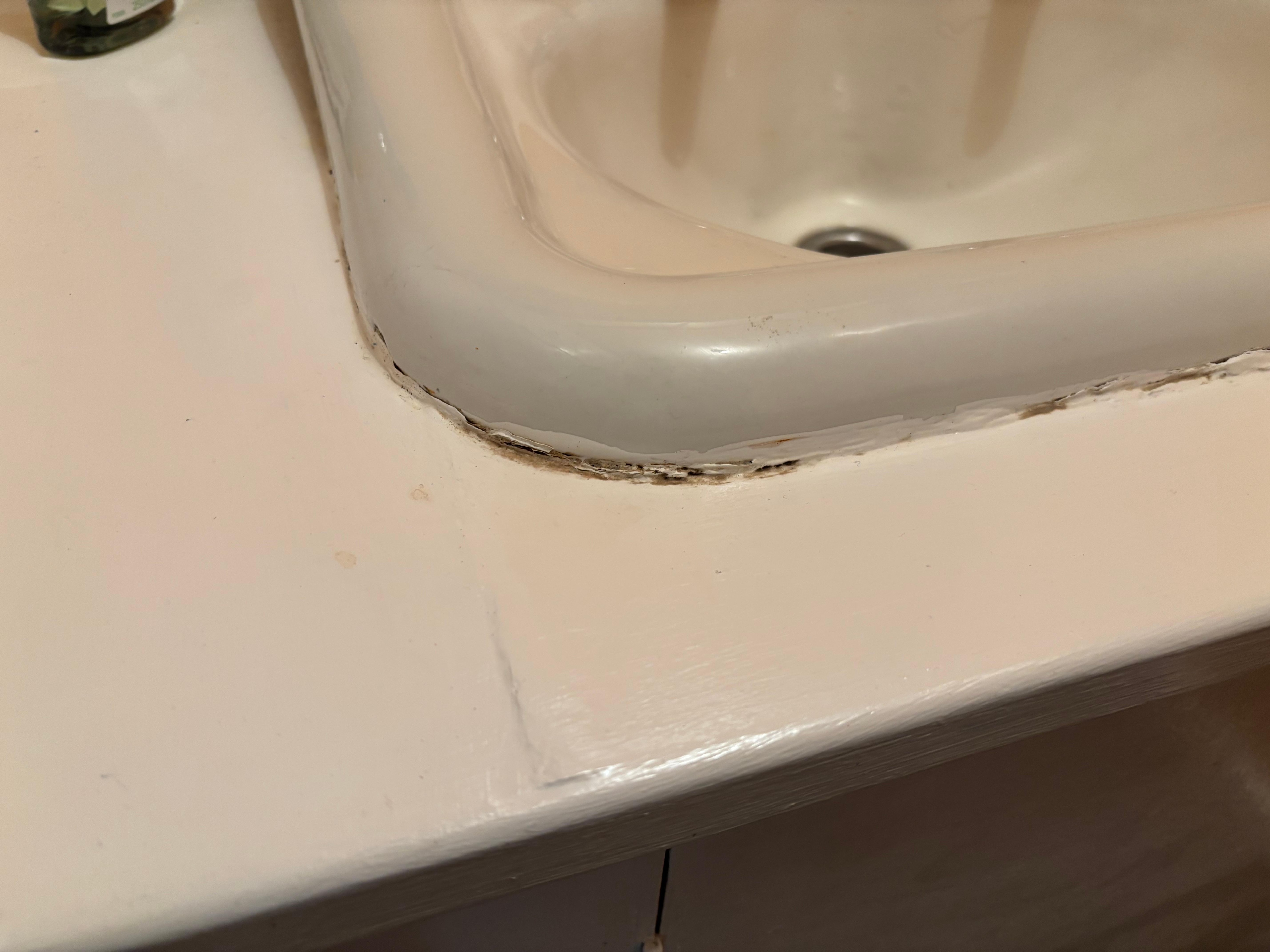 Mouldy sealant