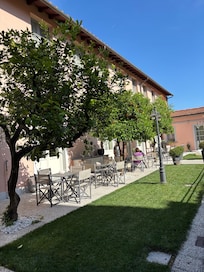 Camilla courtyard