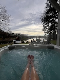 Hot tub with a view! Being able to hook up to the different bluetooth speakers was so amazing.