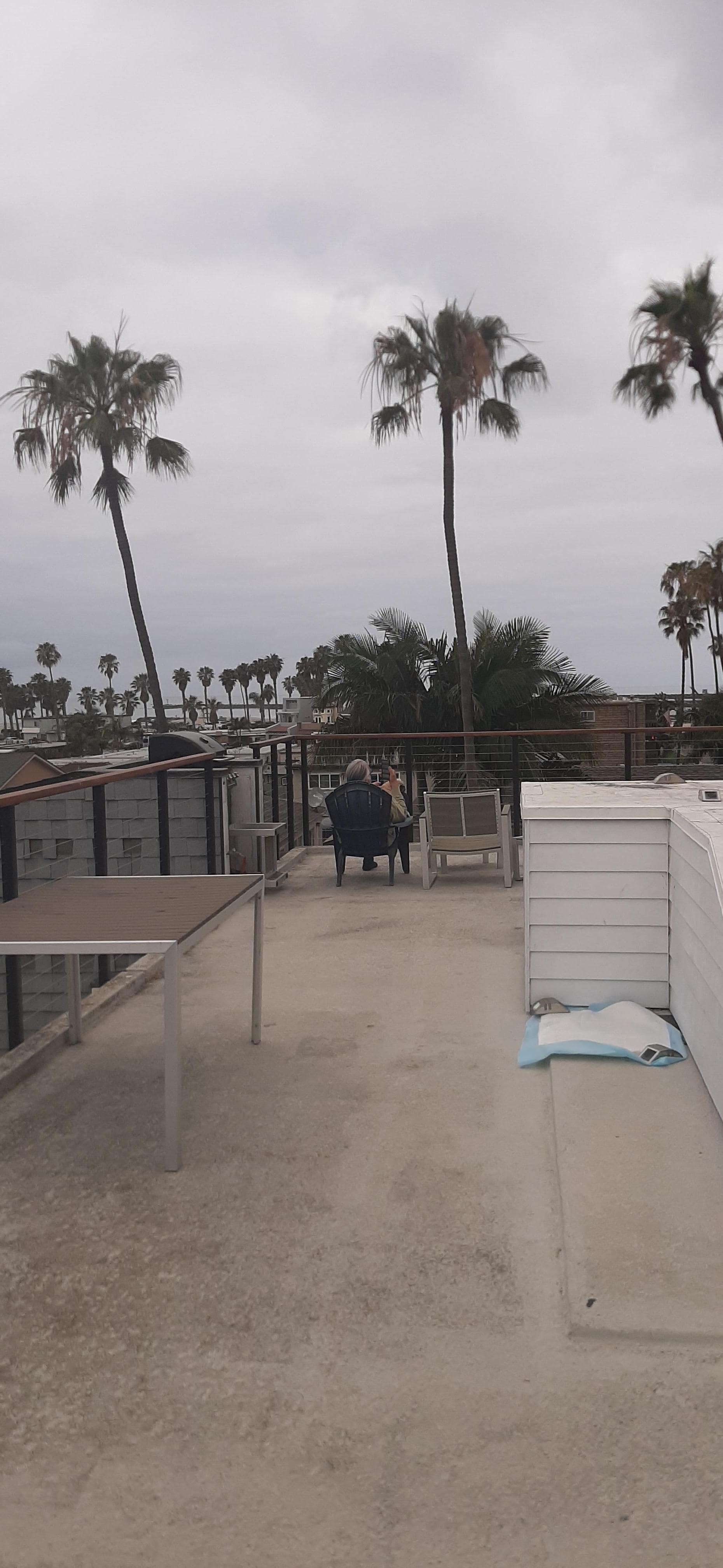 The rooftop deck is huge with a 360° view