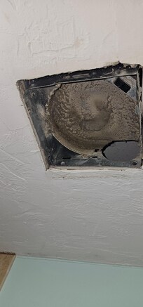 Sunglow resort no bathroom fan and dust for miles. Completely gross and smelly.