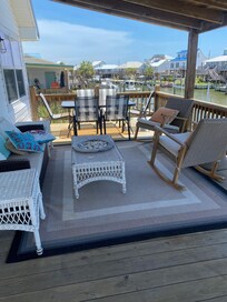 Upper deck