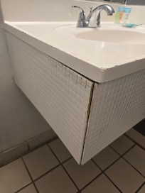 Bathroom sink