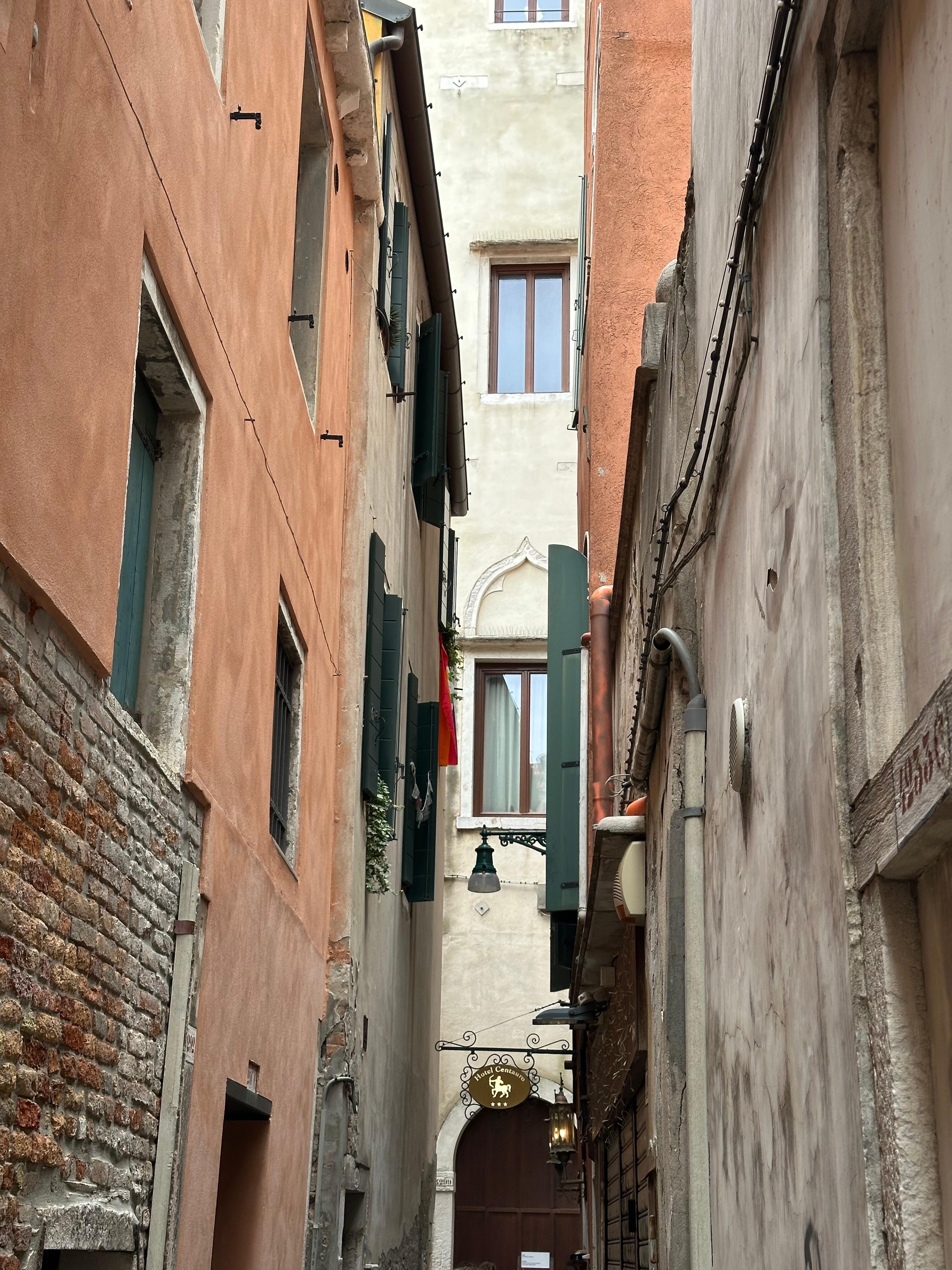 Could be easy to miss without help (thanks Apple Maps!)