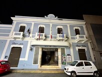 Lo tienen abierto , pero sin luz!