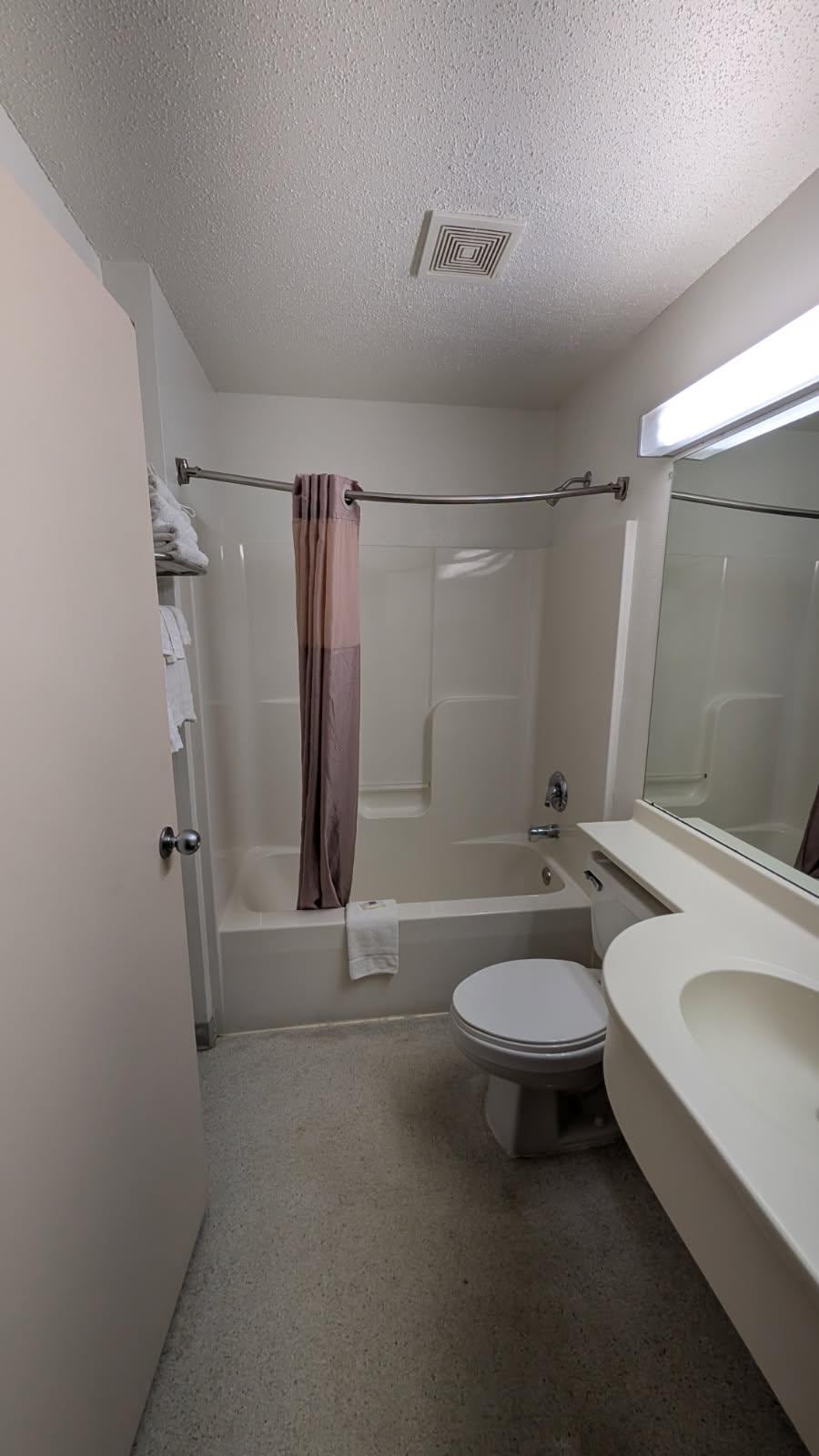Clean and roomy!