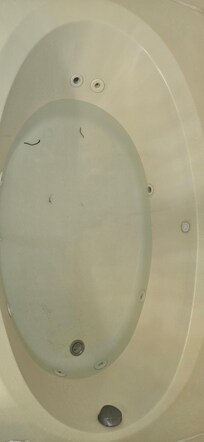 The jetted tub was disgusting