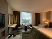 角部屋のデラックスルーム。トリプル仕様。