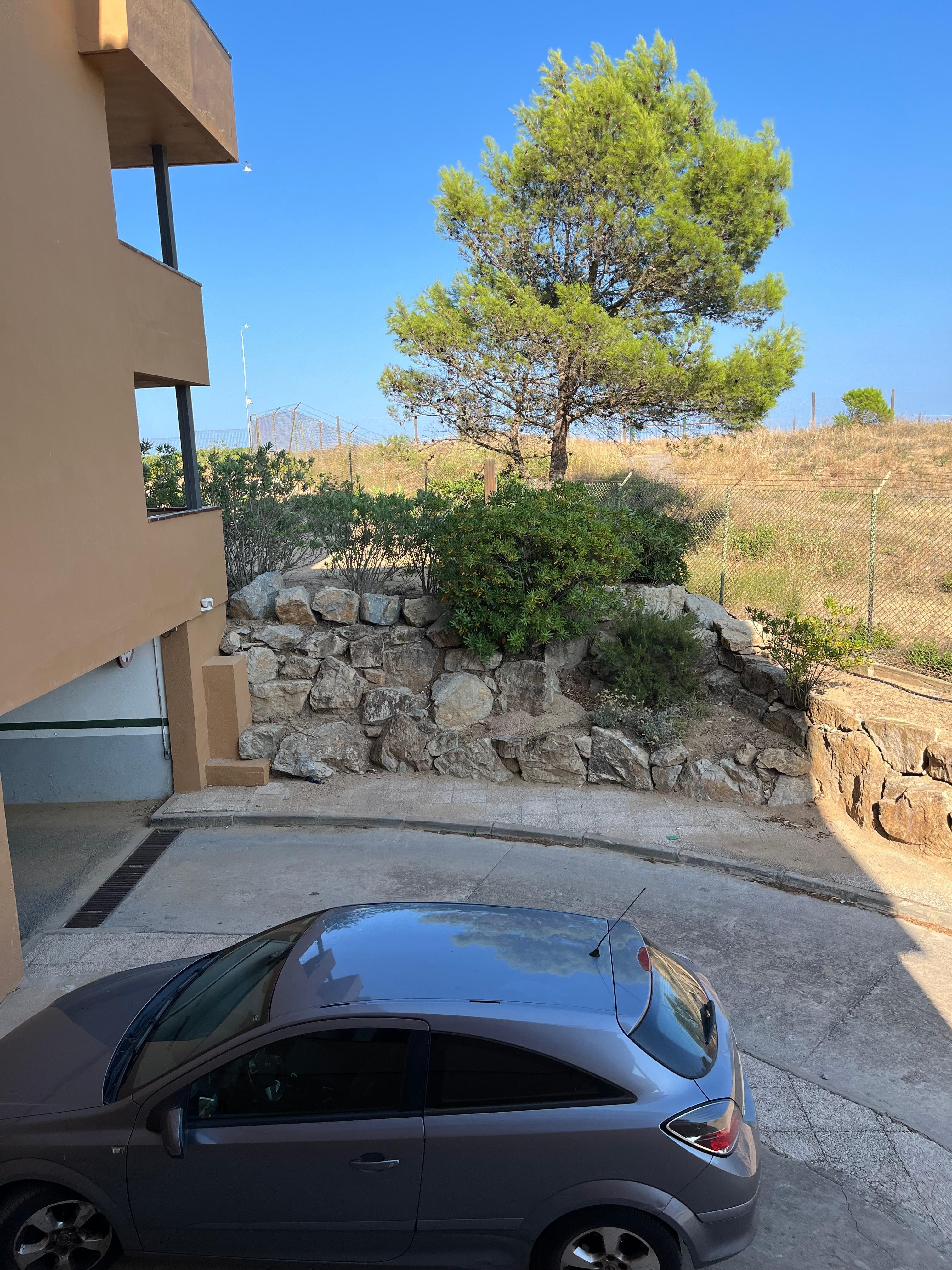 Vue sur parking non mer